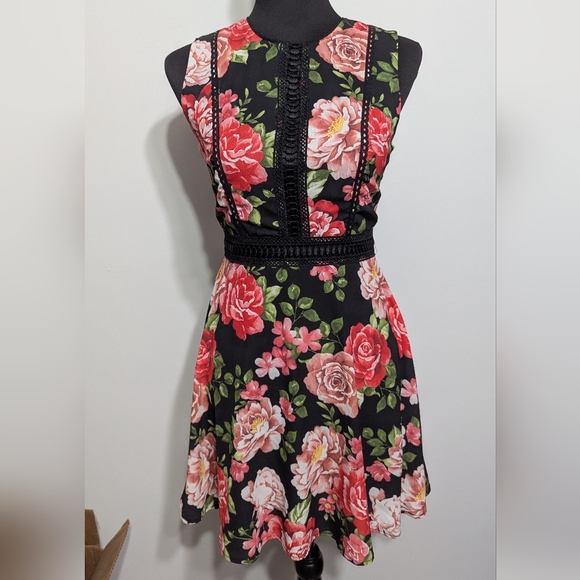 Disney Dresses & Skirts - Disney Princess Floral Sleeveless Dress - Black and Pink